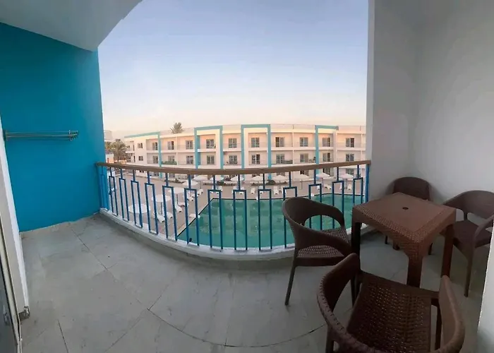 بقرية ميراج باي Хургада